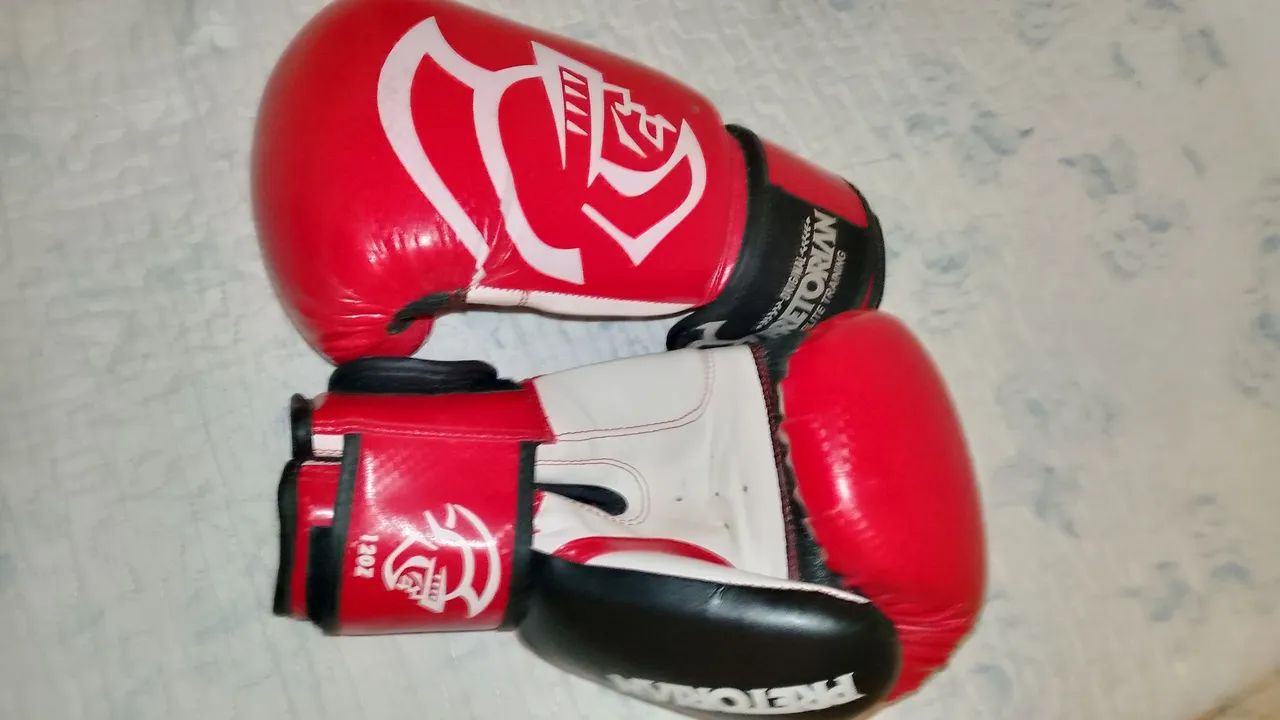 Luva de boxe First 14oz Pretorian vermelha