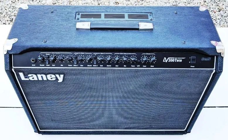 Laney LV300Twin - Instrumentos musicais - Itapemirim 1520462391 | OLX