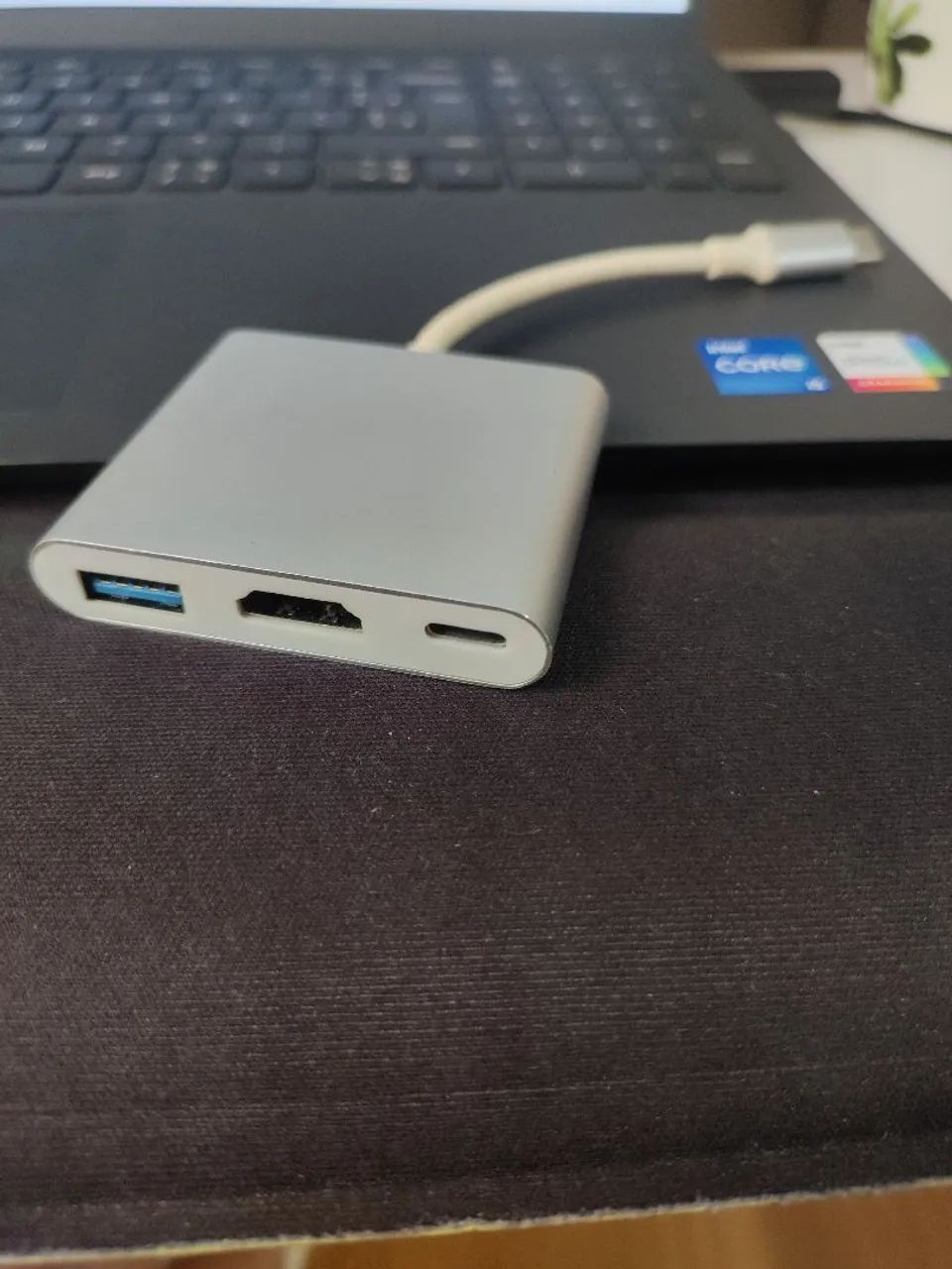 Adaptador Apple (USB-C, USB-A e HDMI)