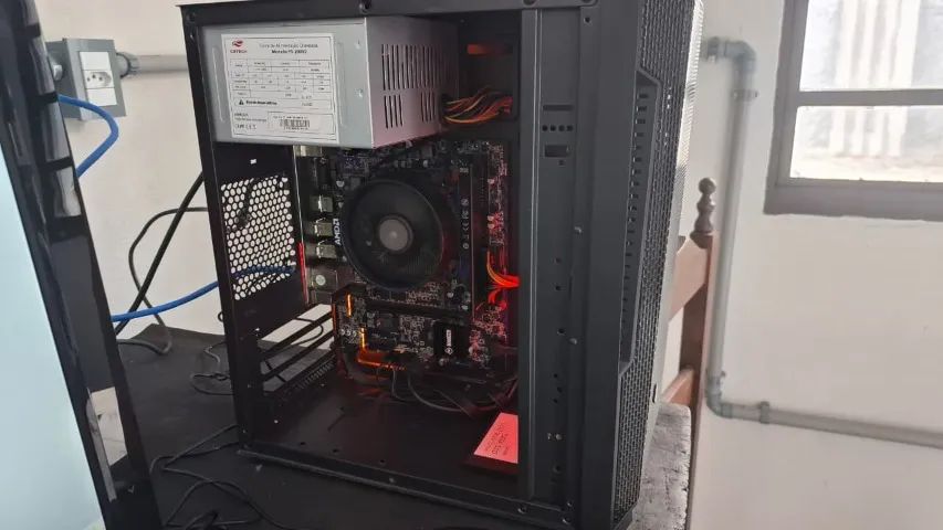 PC Ryzen 3 2200G 8GB DDR4 240GB SSD - Foto 2