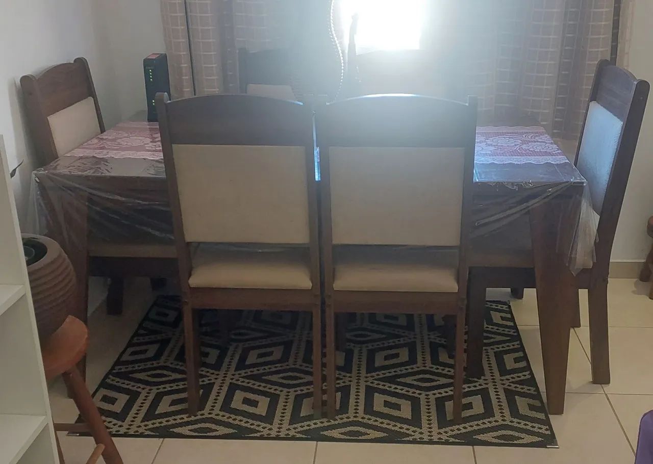 Vende-se mesa com 6 cadeiras  - Foto 2
