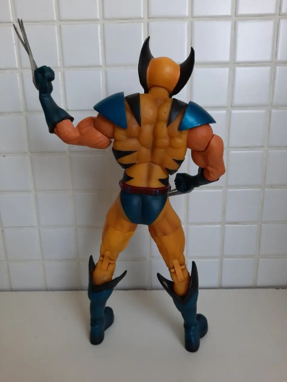 Boneco do Wolverine c/ traje clássico dos X-men - Foto 3