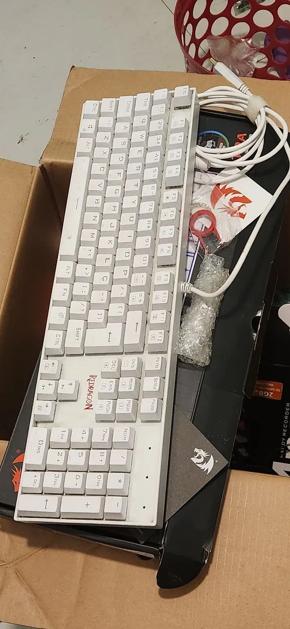 Teclado redragon mitra ótimo estado 