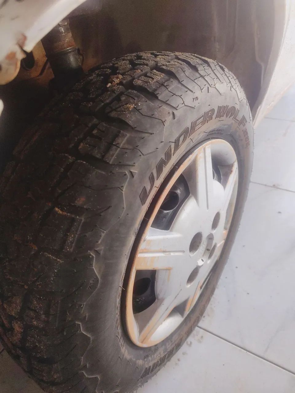 Vendo pneus 13 175/75 borrachudo  - Foto 2