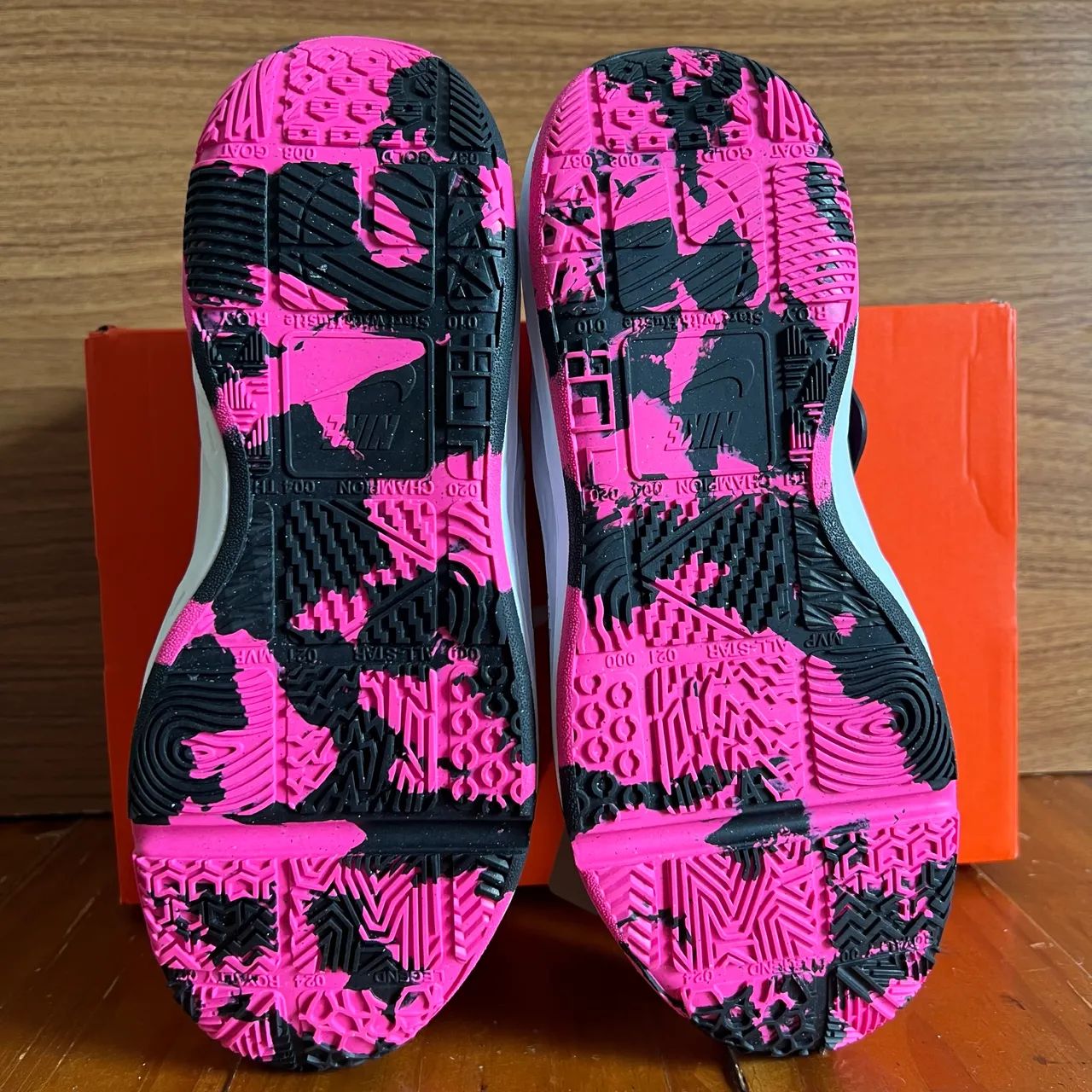 Tênis de vôlei/basquete Nike tema Hustle D12 - Foto 6