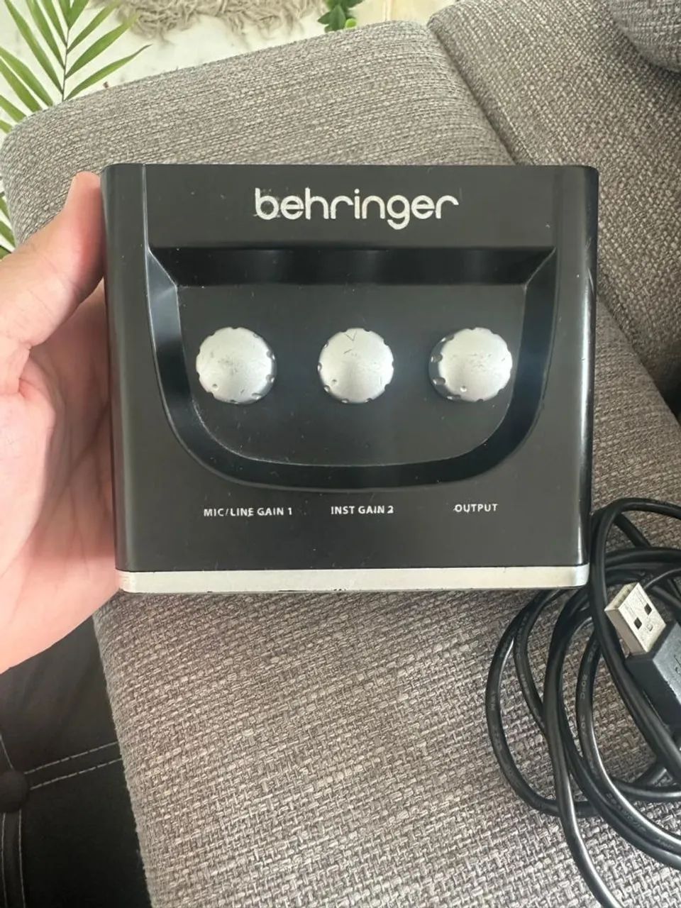 Interface de Áudio Behringer U-Phoria UM2 USB - Foto 4