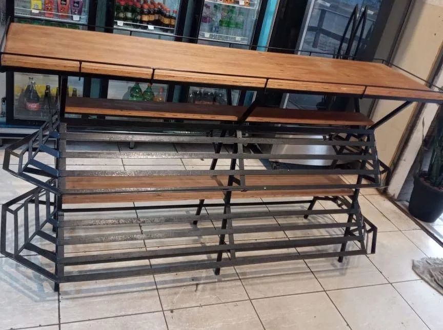 Estante Expositora de Ferro Galvanizado - Ideal para Comércio  - Foto 2