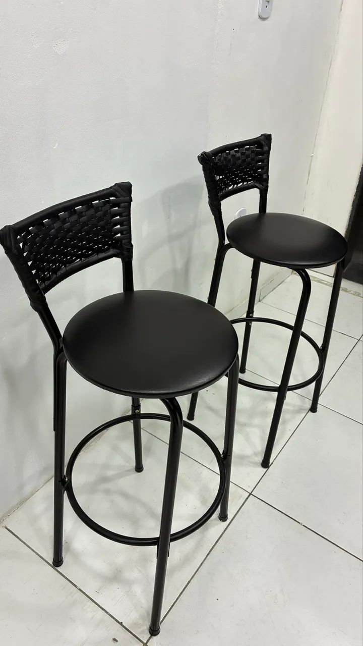 2 banquetas 