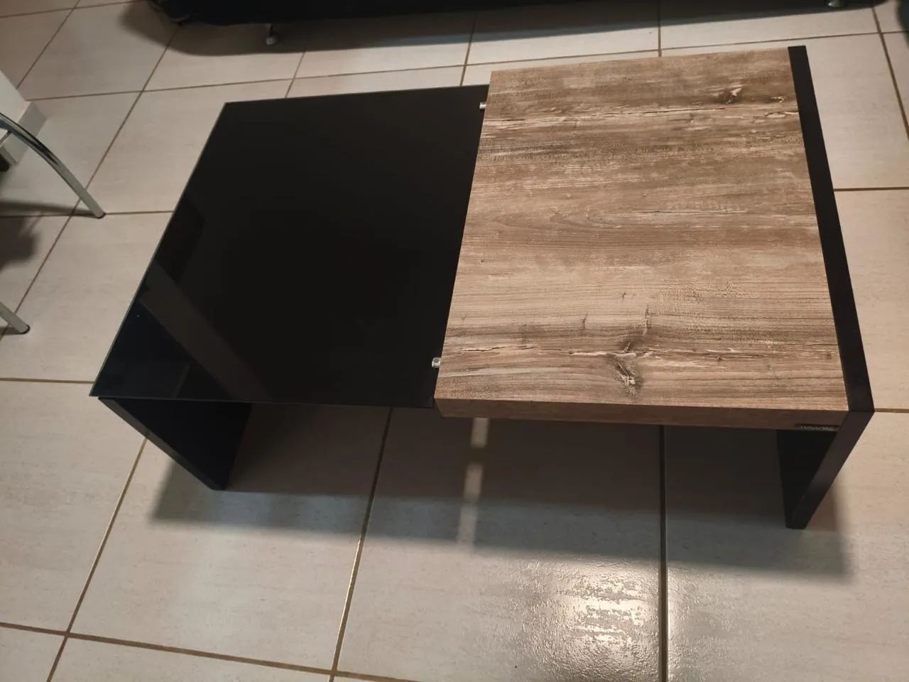Mesa de Centro (Madeira e Vidro)