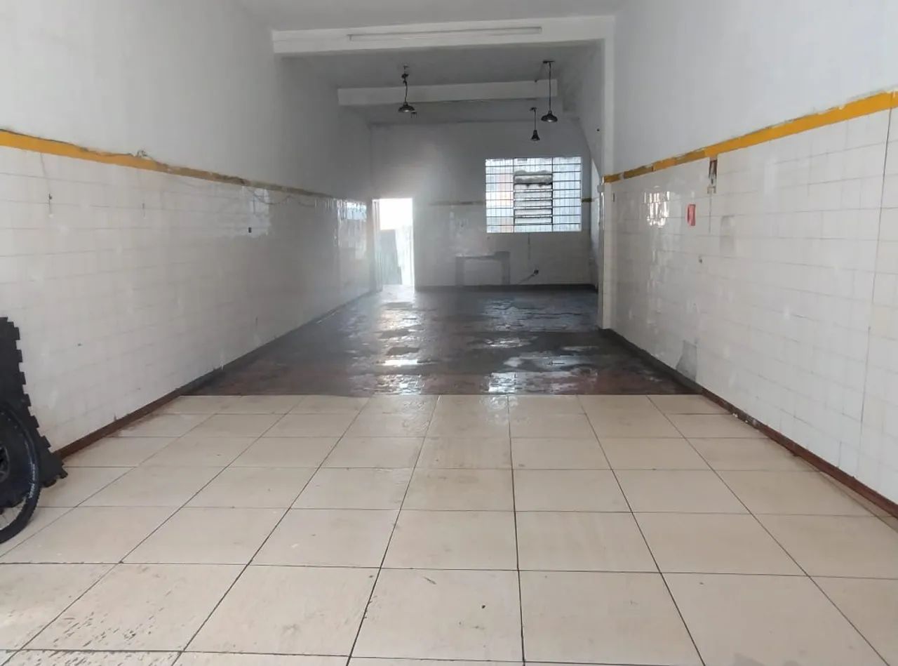 Imóvel Comercial à venda com 200m² - Foto 2