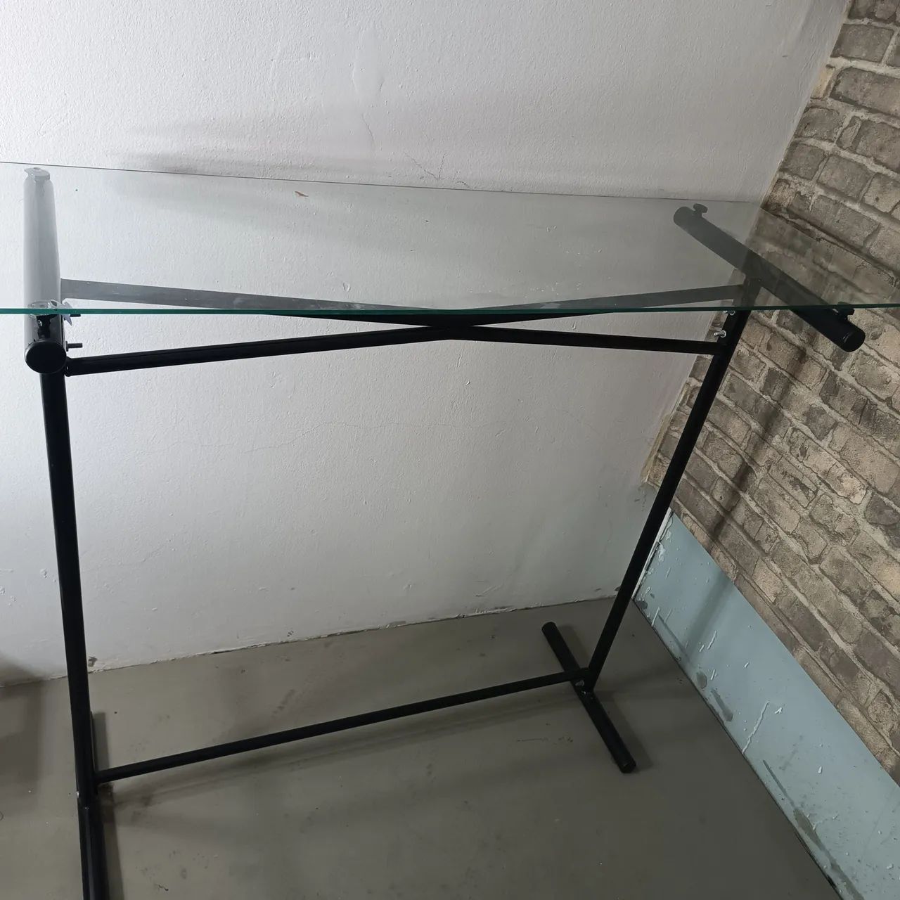 Mesa expositora para loja de roupa - Foto 2
