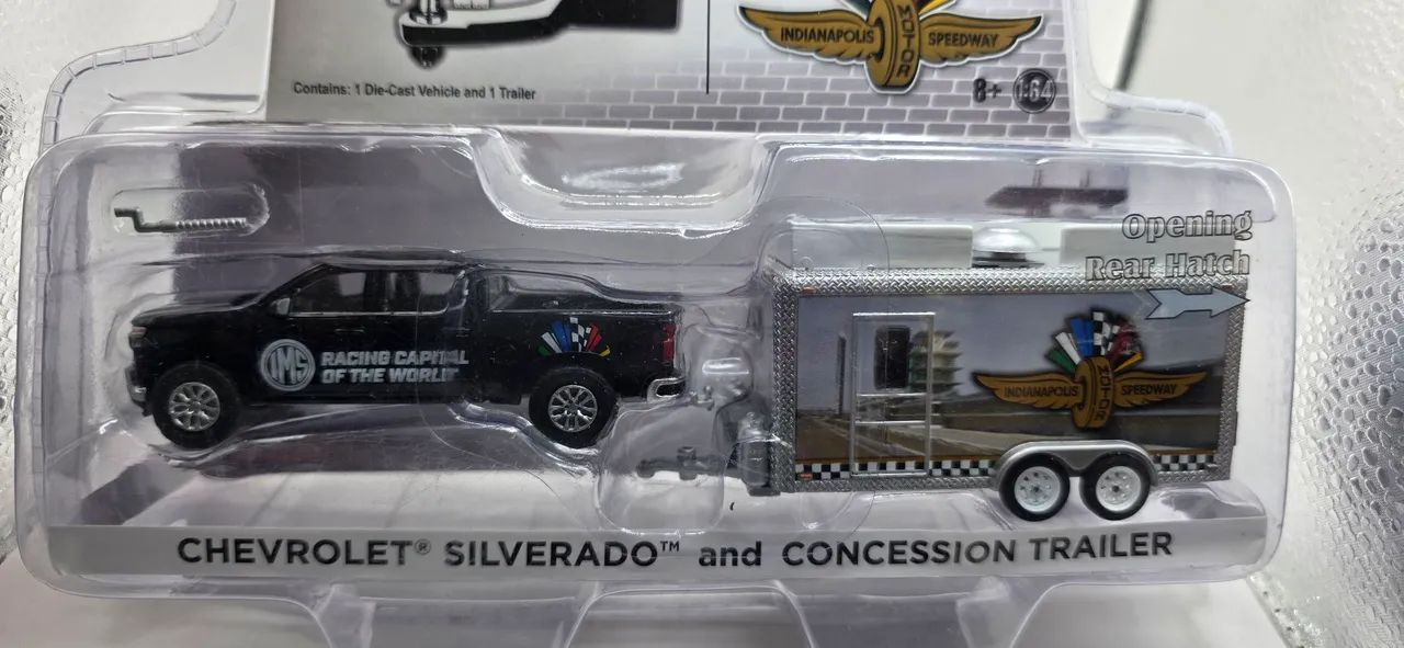 Greenlight Hitch & Tow Chevrolet Silverado  - Foto 2