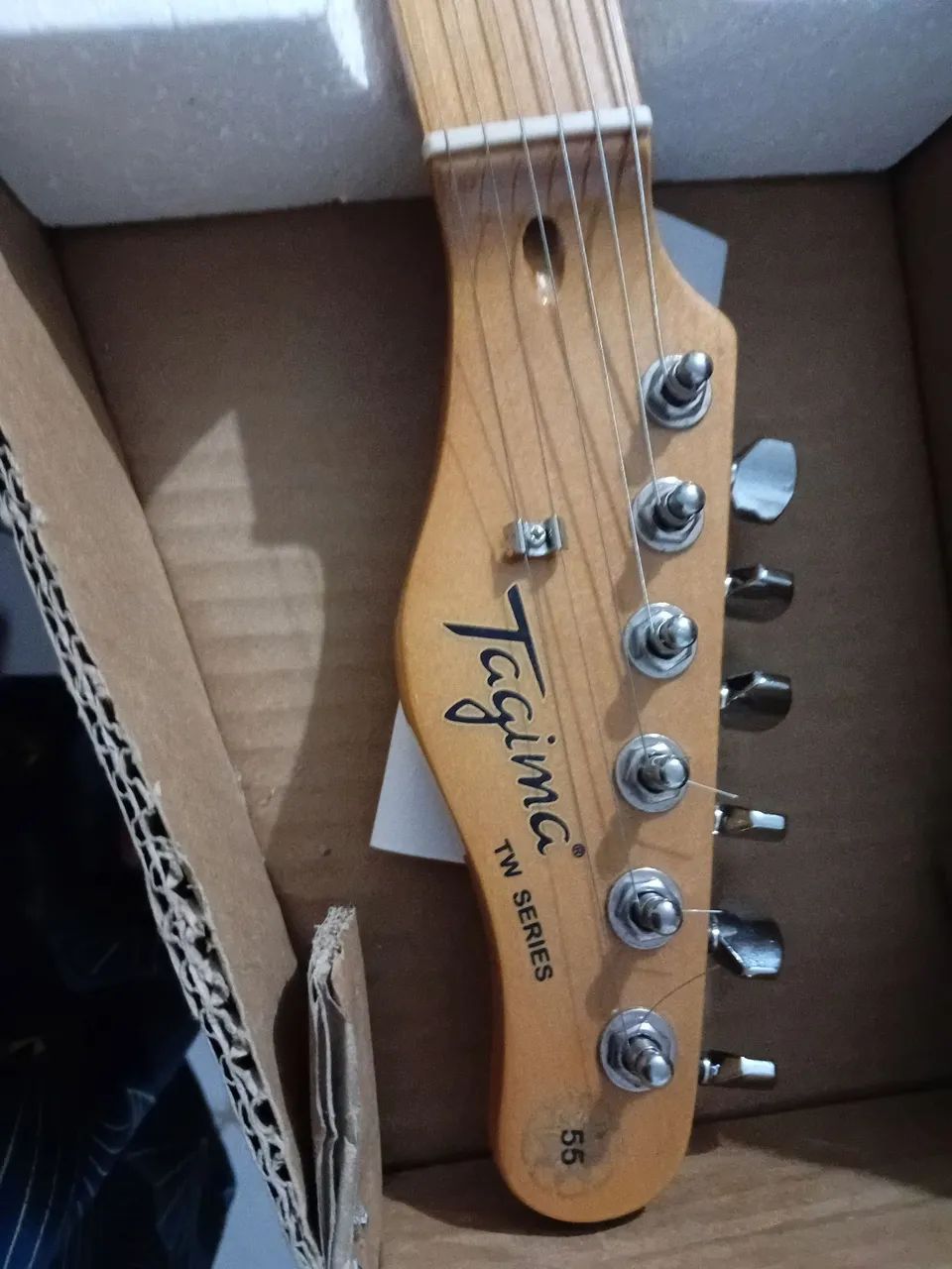 Vendo Guitarra zerada na caixa marca:tagima - Foto 2