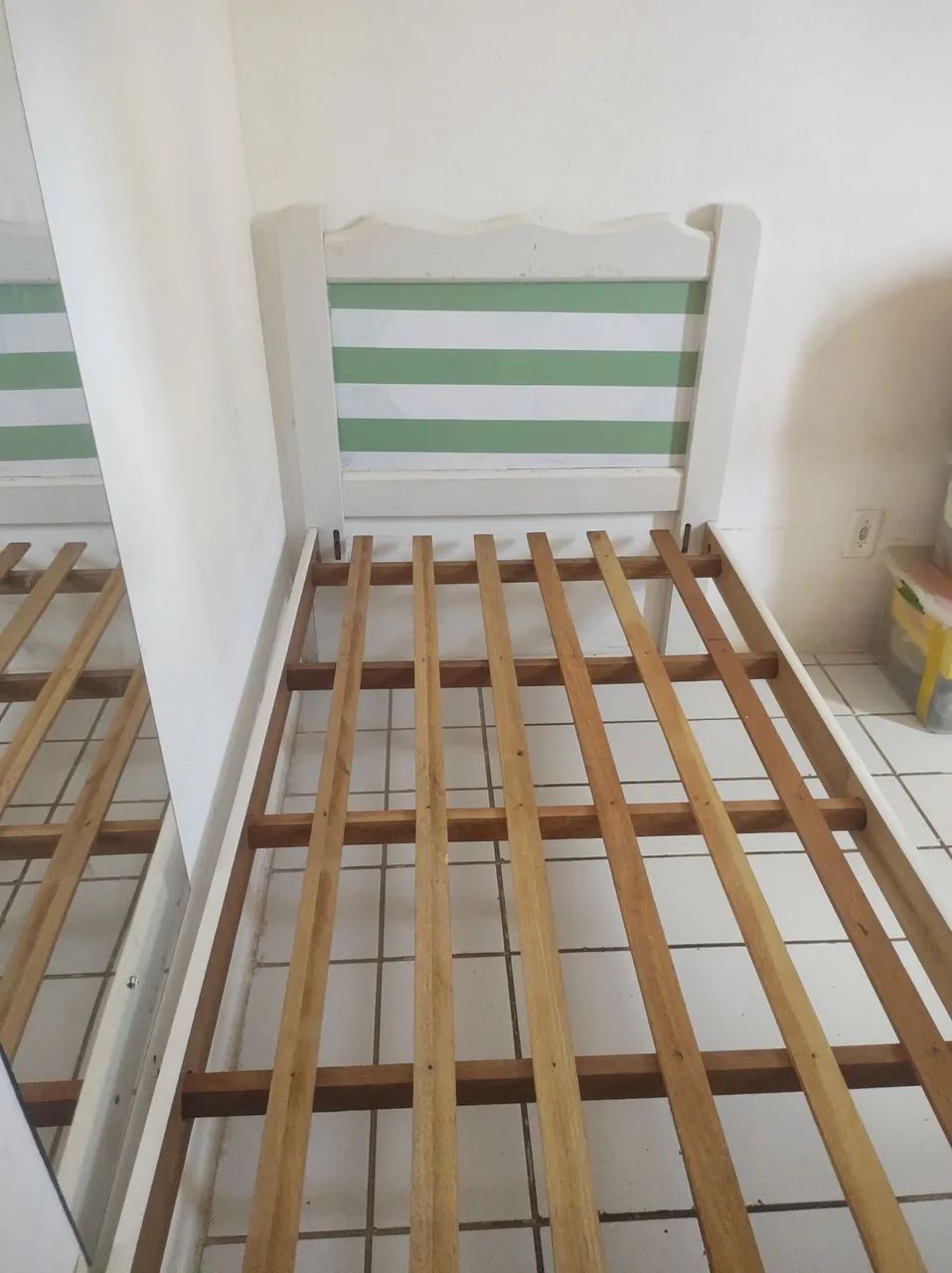 Linda cama em MDF branca  - Foto 2