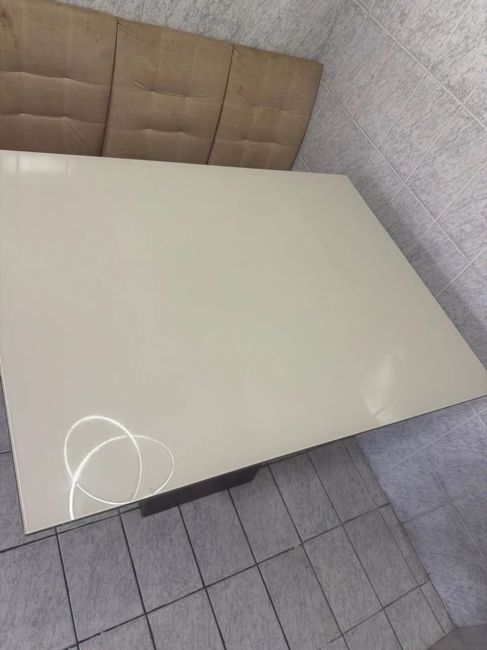 Mesa 4 cadeiras / tampo de vidro / seminova  - Foto 2