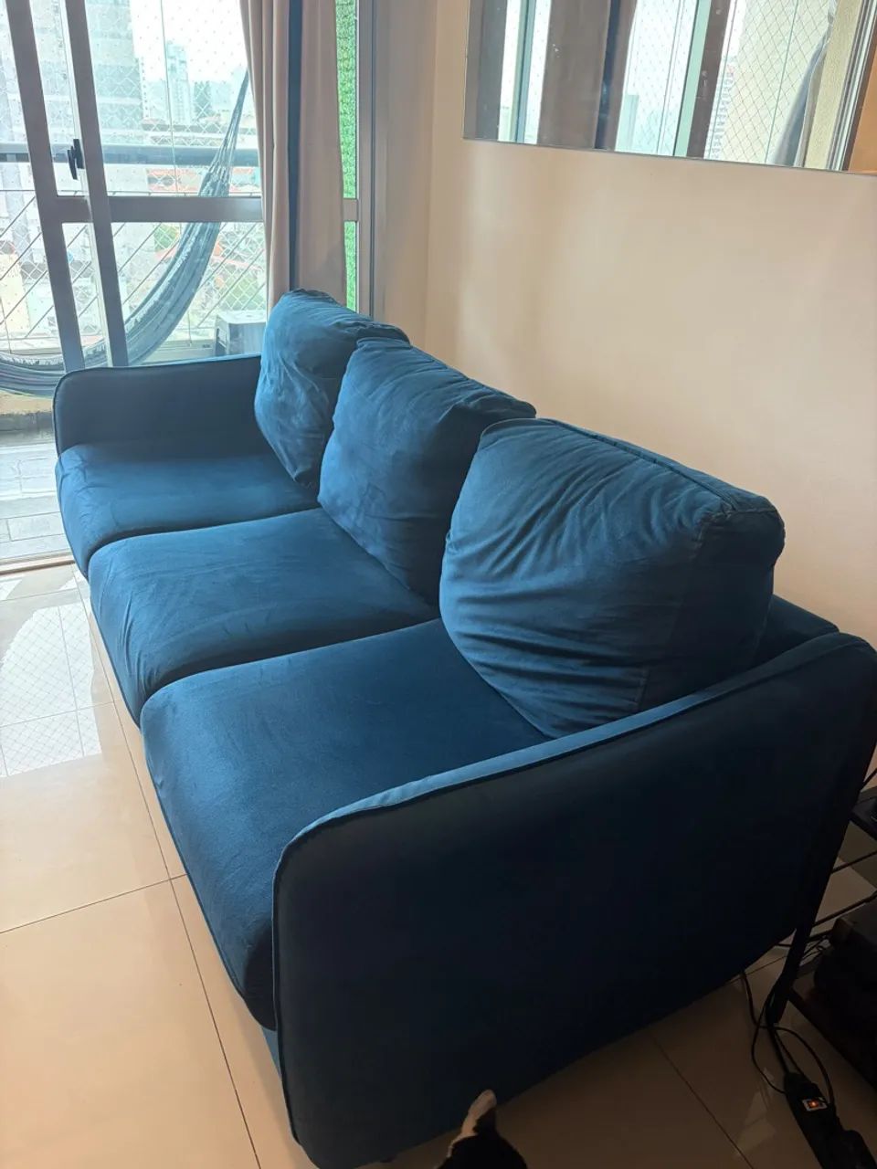OPORTUNIDADE! Sofá 3 lugares + poltrona azul Orquídea CabeCasa ? - Foto 2