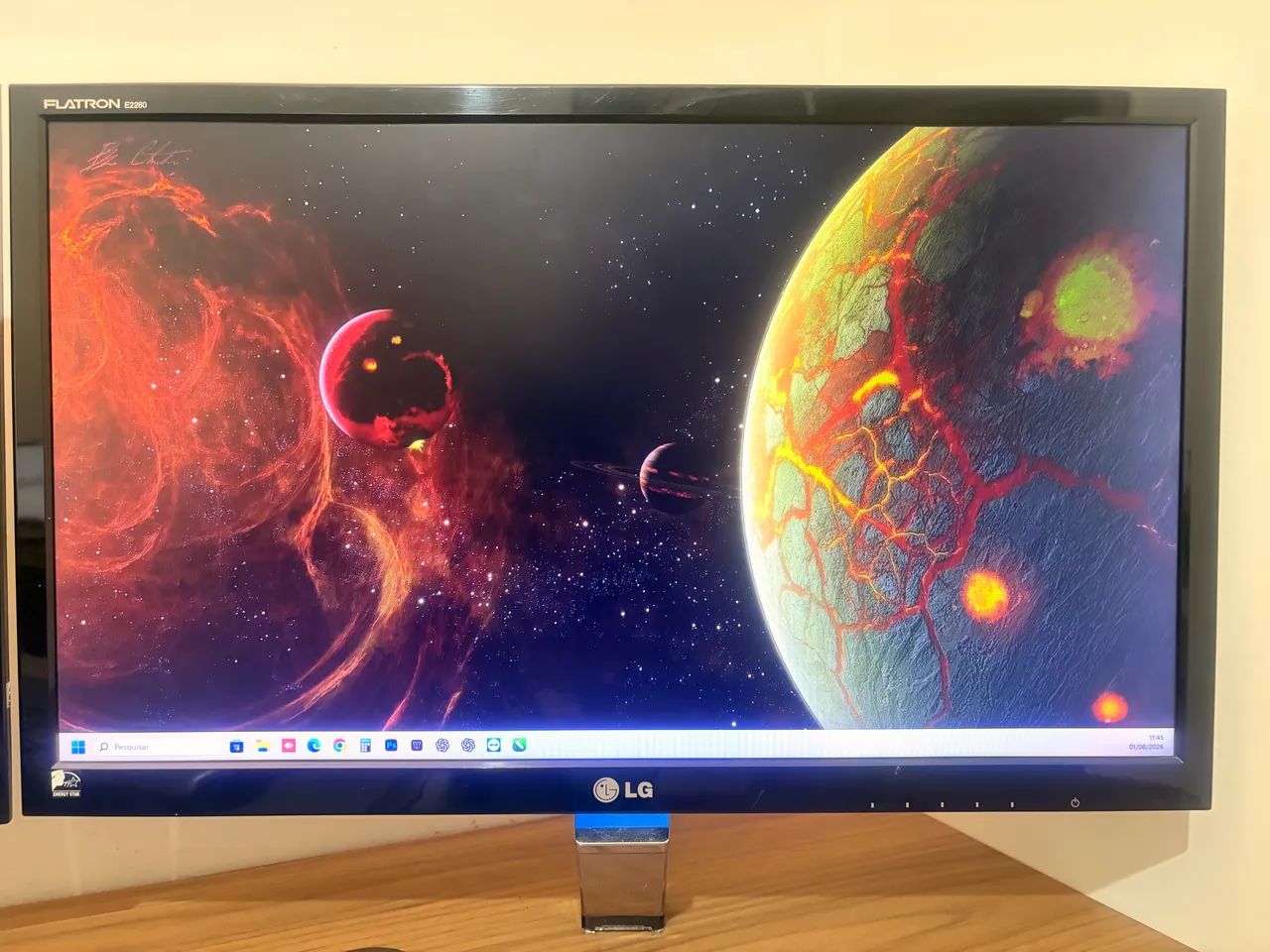 Kit com 3 Monitores LG Flatron E2260 - Ideal para Programação e Multitarefas - Foto 3