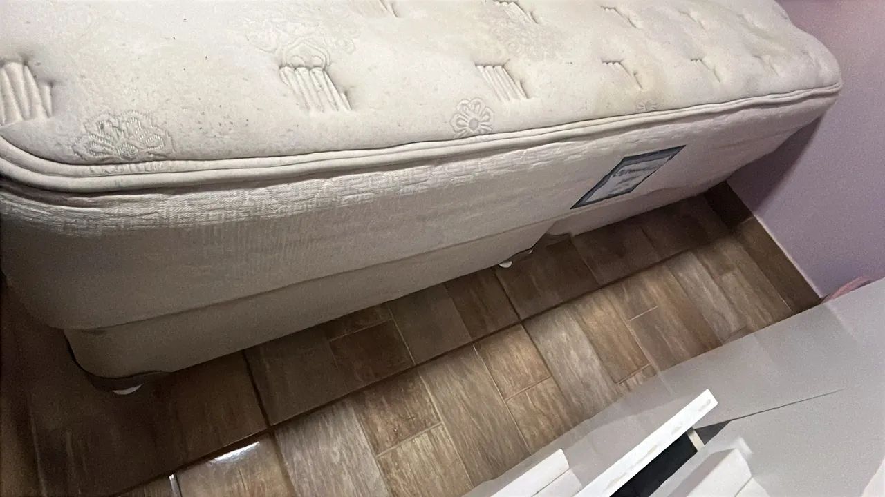 Vende-se cama box king com colchão  - Foto 4