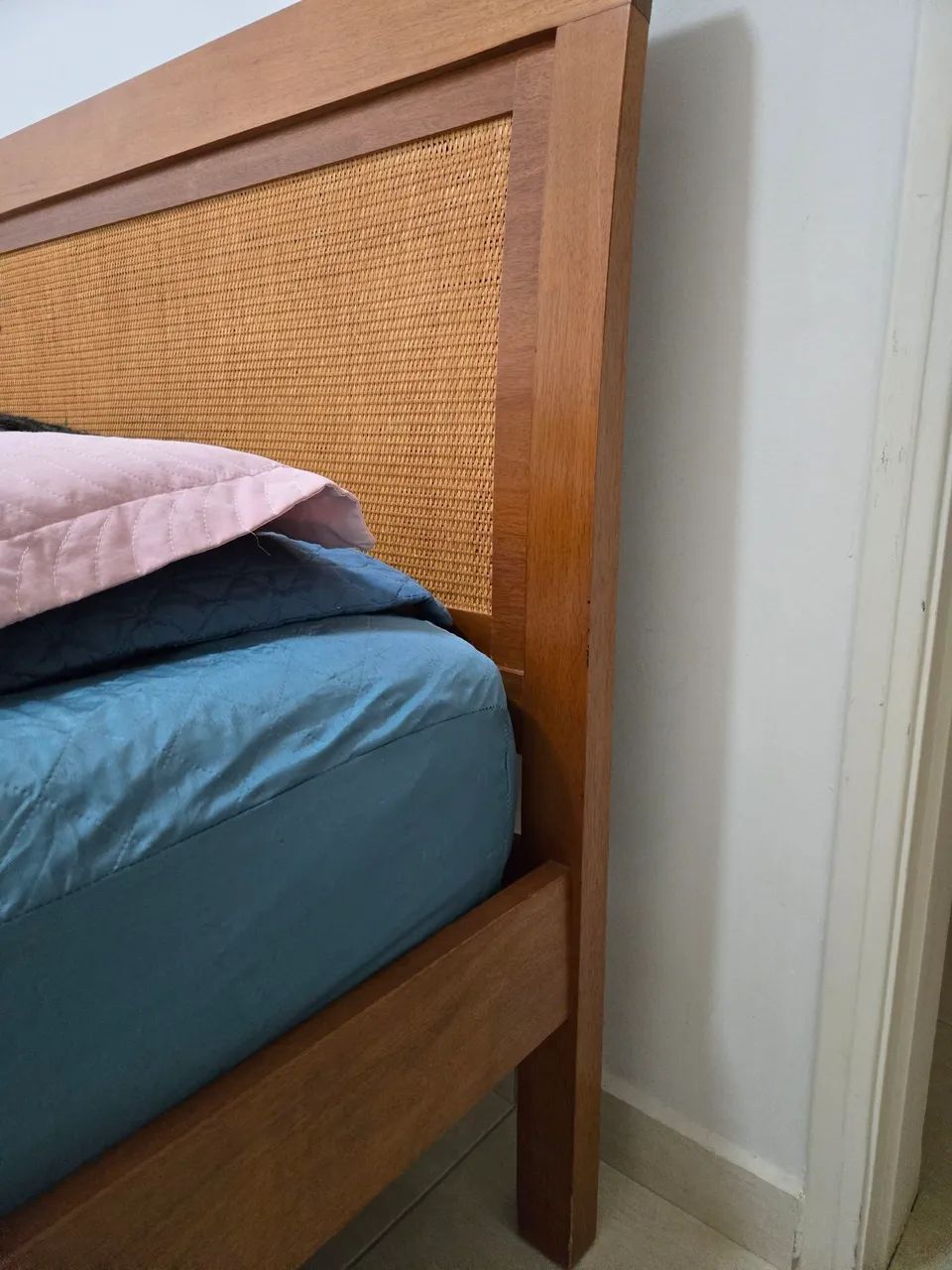 Jogo de Quarto Madeira Queen Size com Criados e colchão  - Foto 4