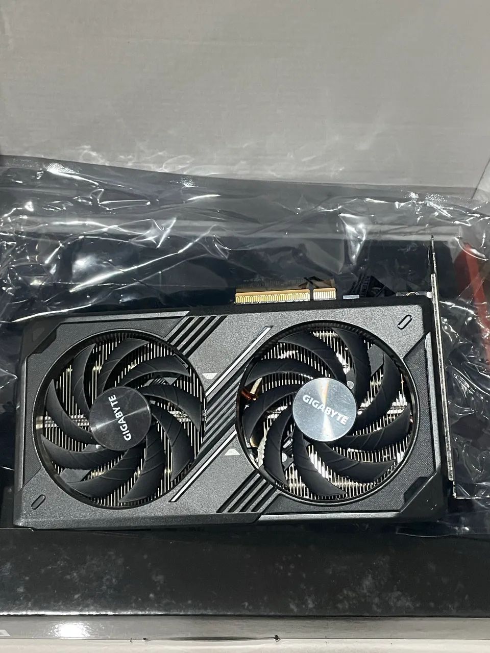 RTX 5060 GIGABYTE - Foto 3