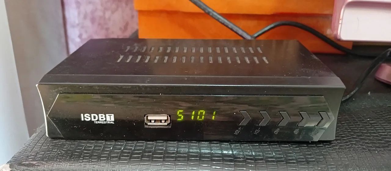Tv 19 polegadas com hdmi VGA av Pc e converso digital os2 sem controle  - Foto 3