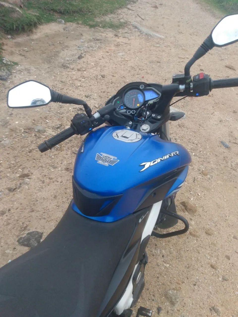 Bajaj Dominar 200 ano 2023 - Foto 3