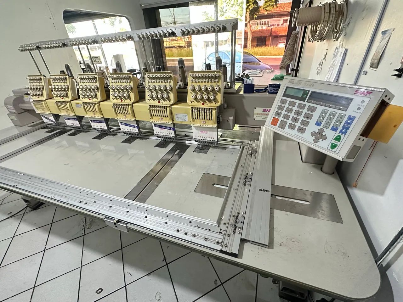 Maquina de bordar SWF 6 cabeças 