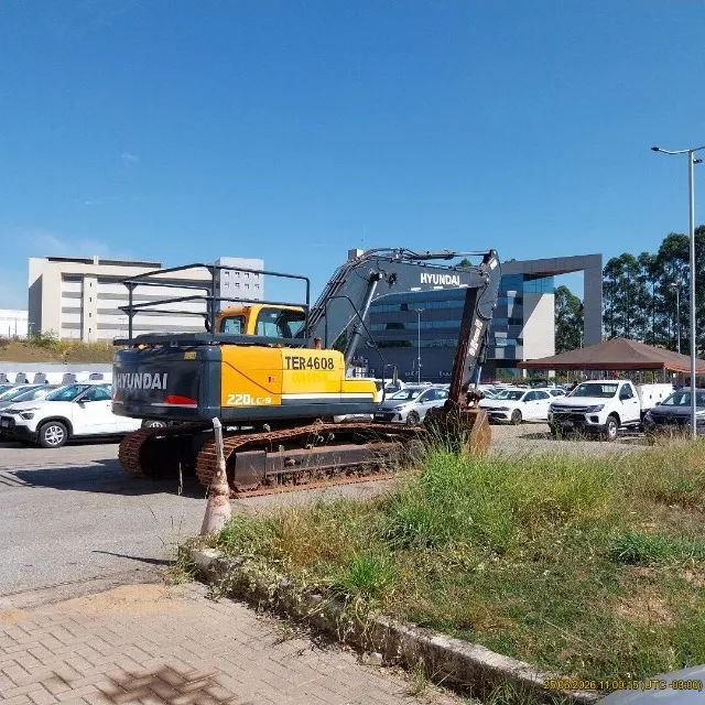 Escavadeira Hyundai R220LC 22T ano 2023  - Foto 4