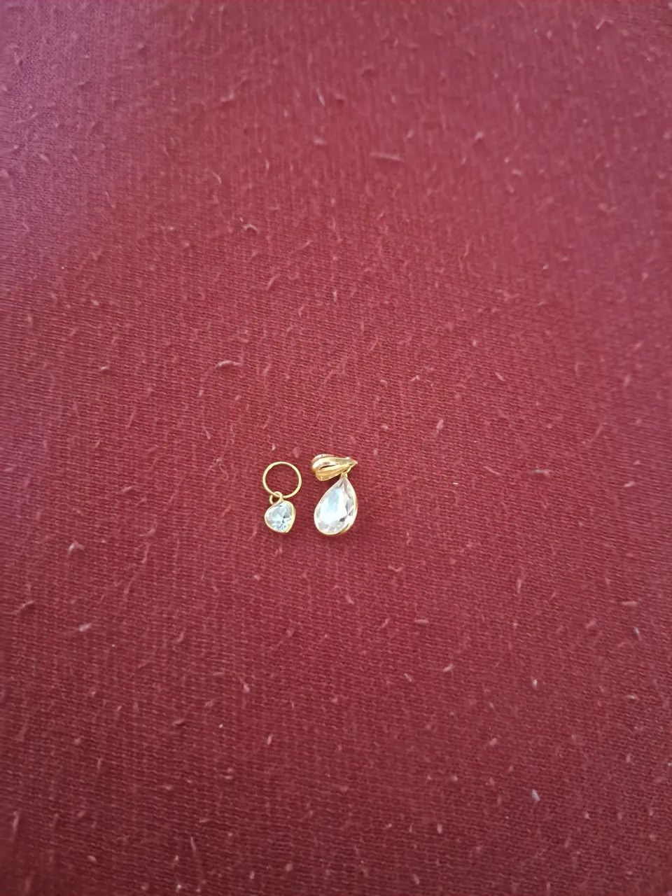 Vendo dois pingentes de ouro com zircônias  - Foto 2