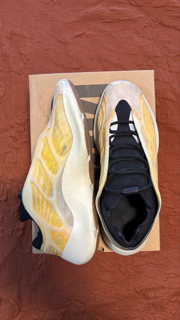 Yeezy 700 v3 Mono Safflower  - Foto 4