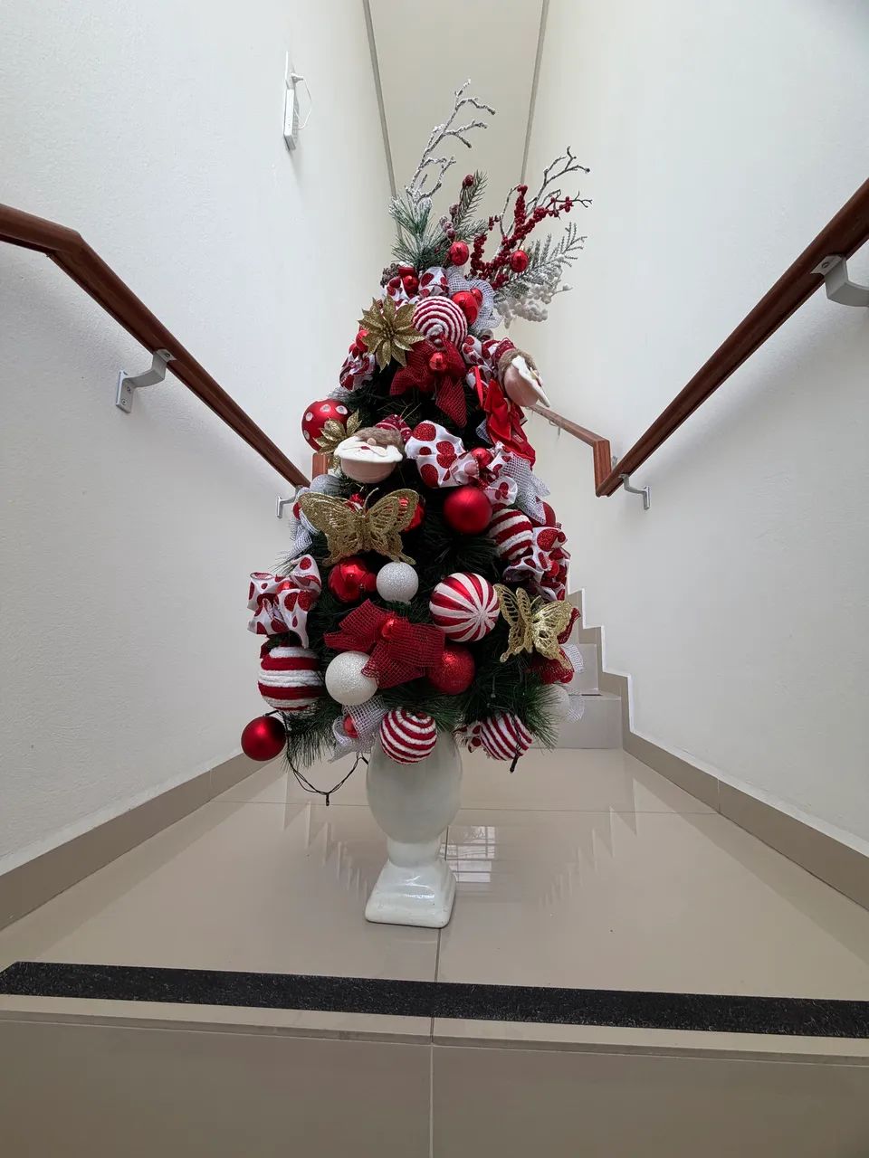 Árvore de Natal já decorada e com pisca  - Foto 2