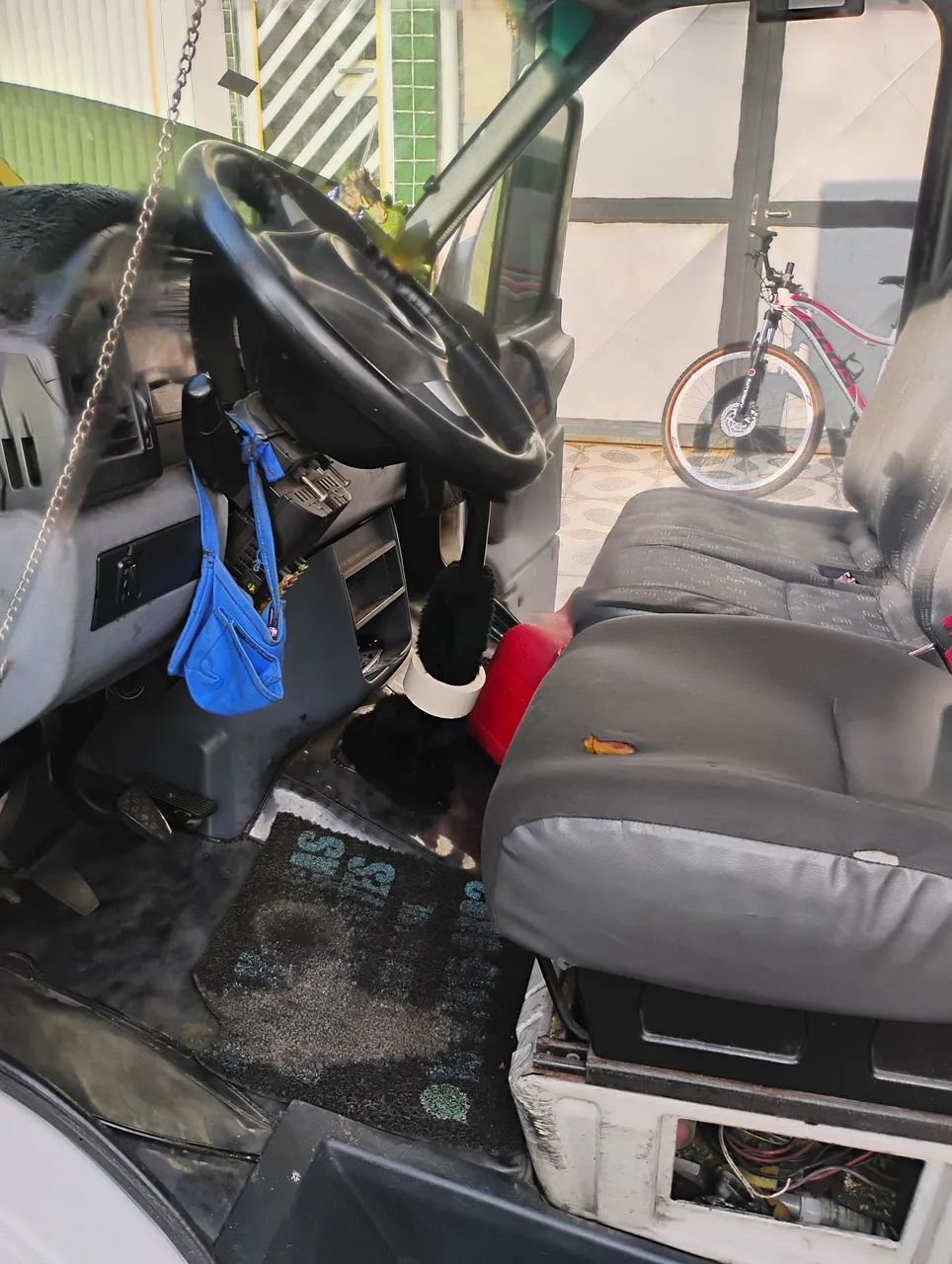 Vendo esprinter 310 ano 1998 com baú  - Foto 2