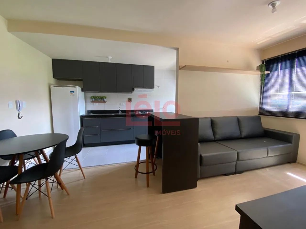 Apartamento mobiliado para alugar em Maringá próximo à Unicesumar, pronto para morar - Foto 4