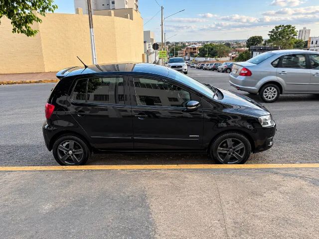 Volkswagen Fox 1.0 MI Total Flex 8V 5P 2012