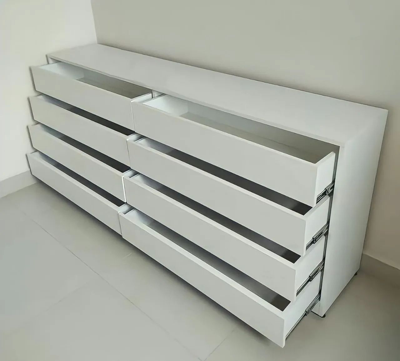 Cômoda Com Oito Gavetões L 2.00 M
