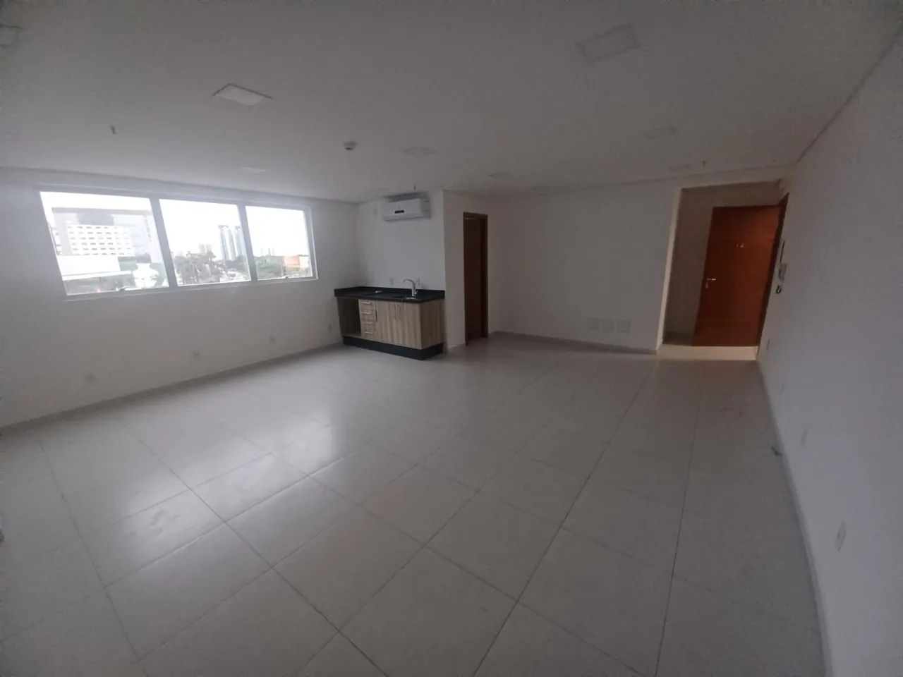 Ótima Sala Comercial no Dubai Business Center!