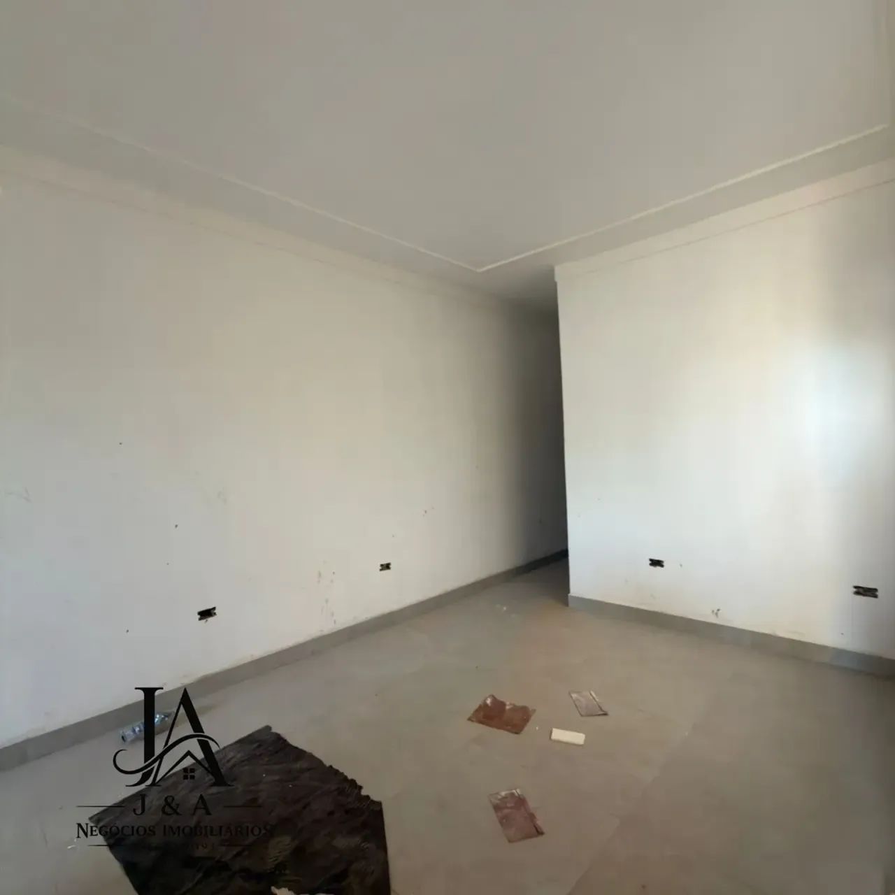 CASA COM 2 QUARTOS E ESPAÇO NOS FUNDOS NO JD AEROPORTO - Foto 3