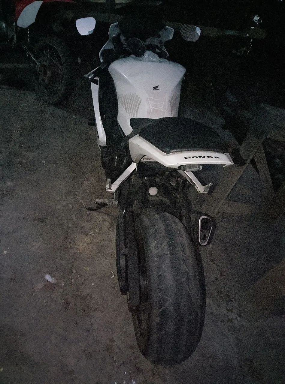CBR RR 1000 - Foto 3
