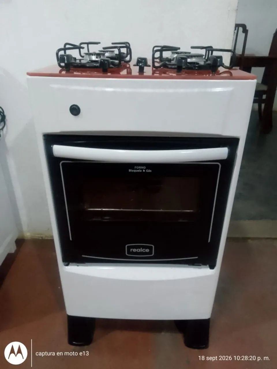 Fogão 4 bocas com seu acendimento automático funcionando perfeitamente  - Foto 2