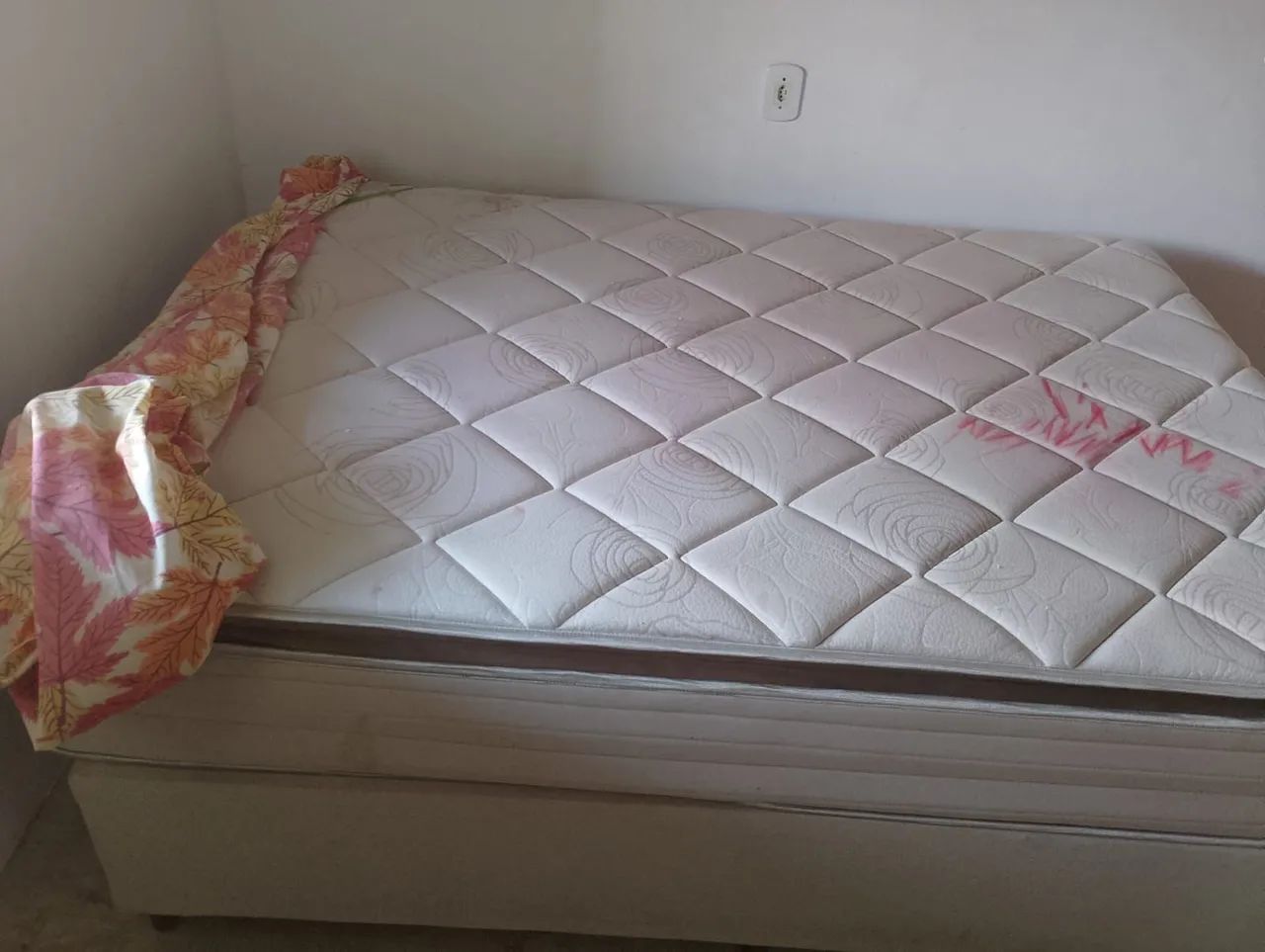 Vende se cama de casal box