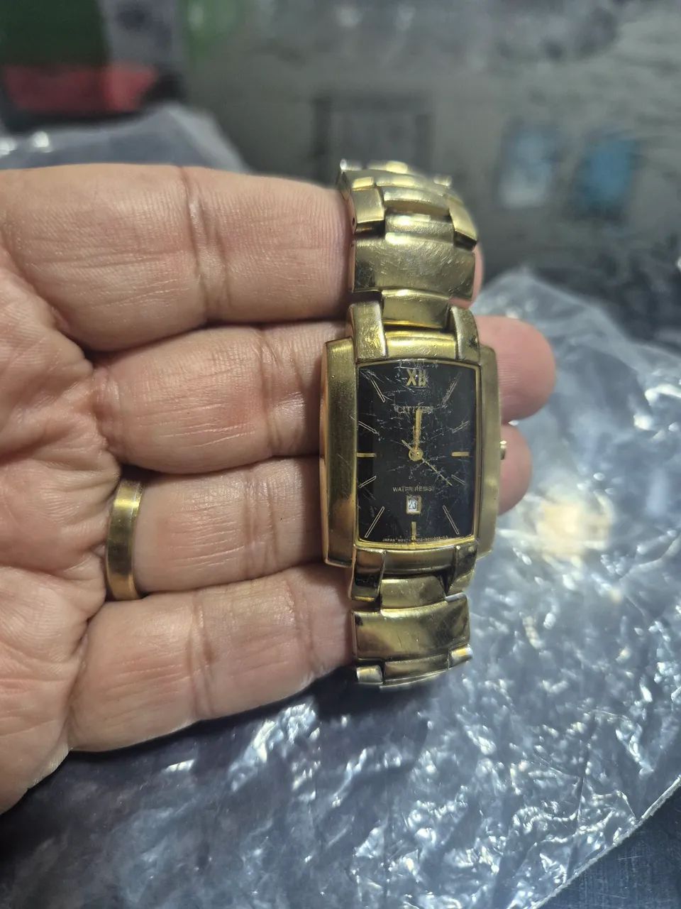 Relógio CITIZEN TANK DOURADO À QUARTZ   - Foto 3