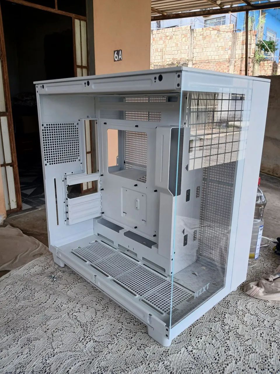 Gabinete nzxt h9