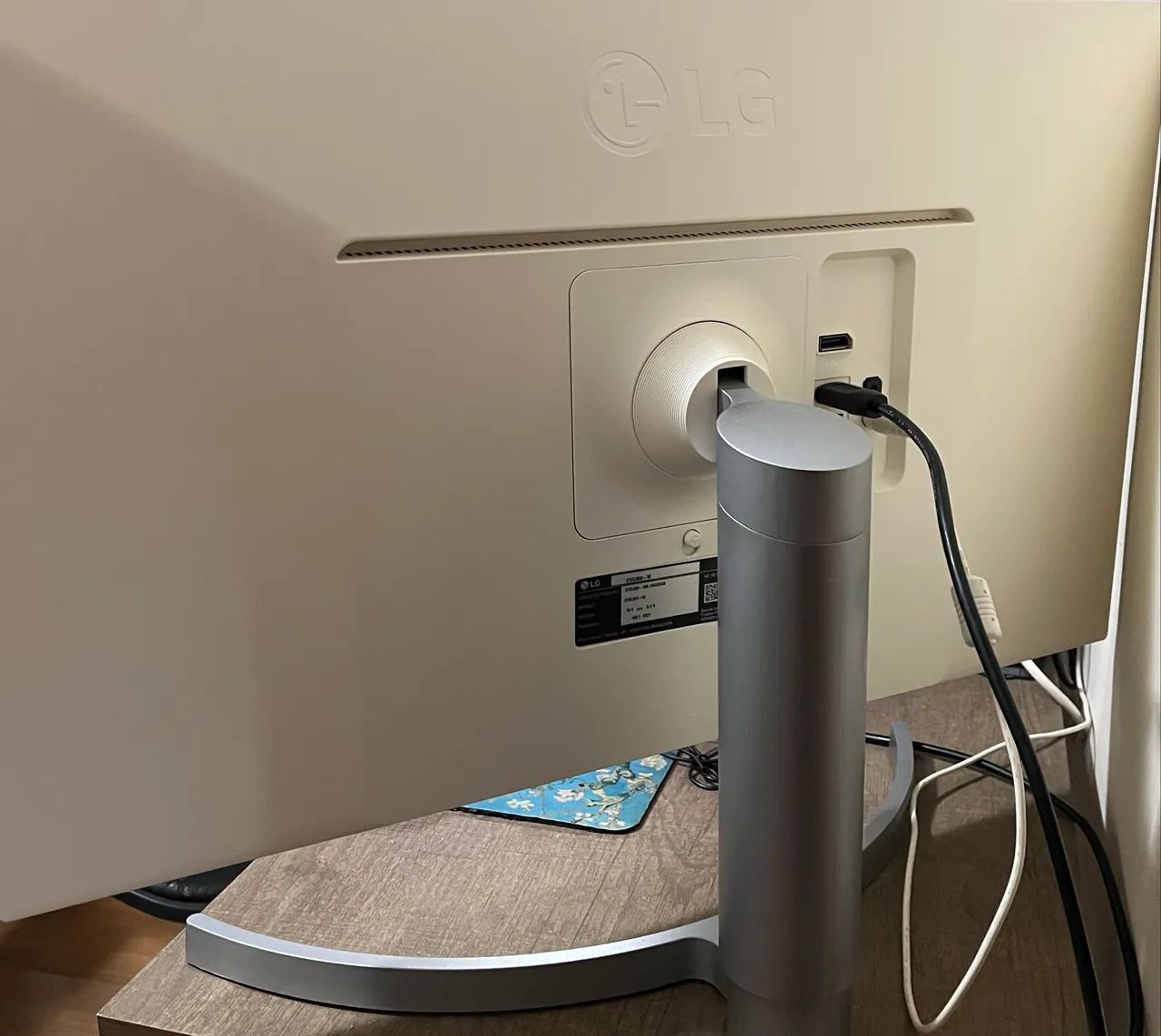 Monitor 4K LG 27UL650-W - Foto 2