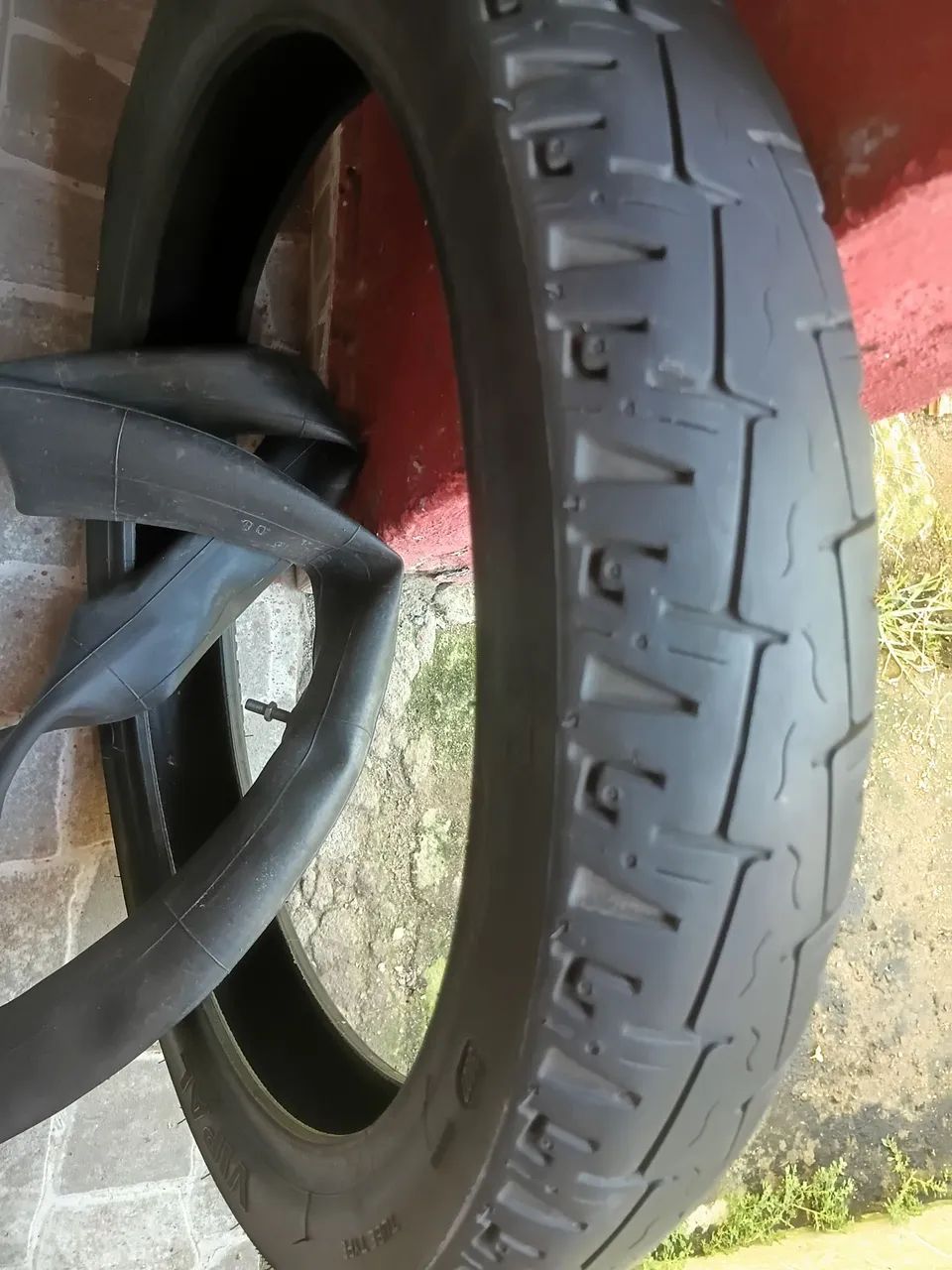 Pneu de moto com cara 150 ou 160 - Foto 2