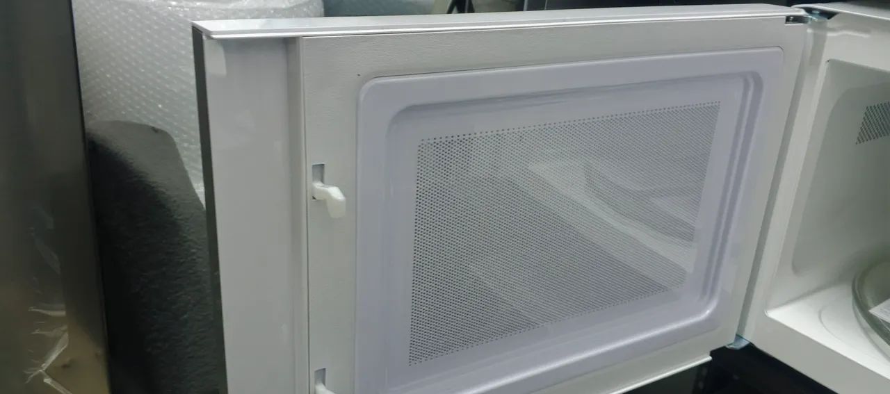 Microondas Eletrolux Branco 36L 220V novo - Foto 4