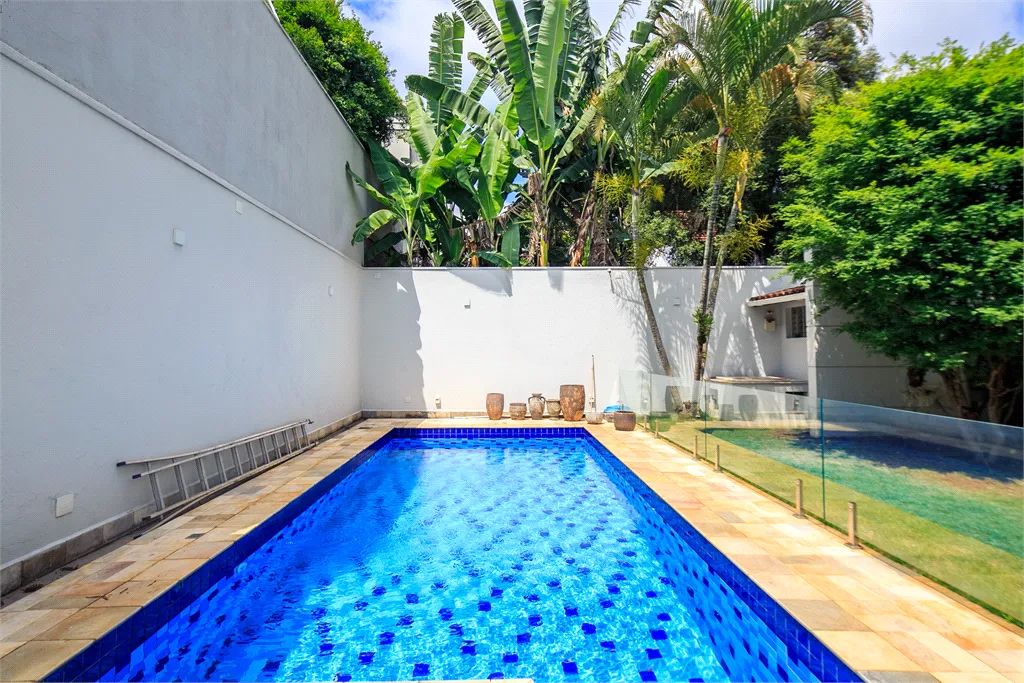 Sobrado com 4 quartos à venda em Granja Julieta - SP