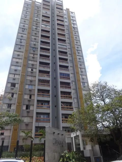 APARTAMENTO COM ÓTIMA LOCALIZAÇÃO NA ZONA 07 