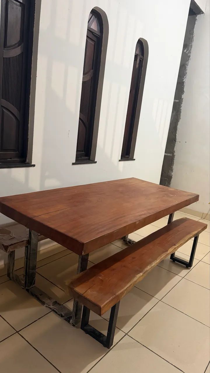 Mesa de jaqueira