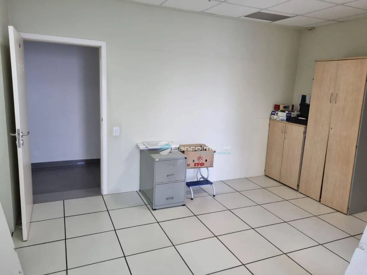 Conjunto de Salas/Comercial, bem localizada, perto de tudo. Edifício com portaria 24 hs, e - Foto 4