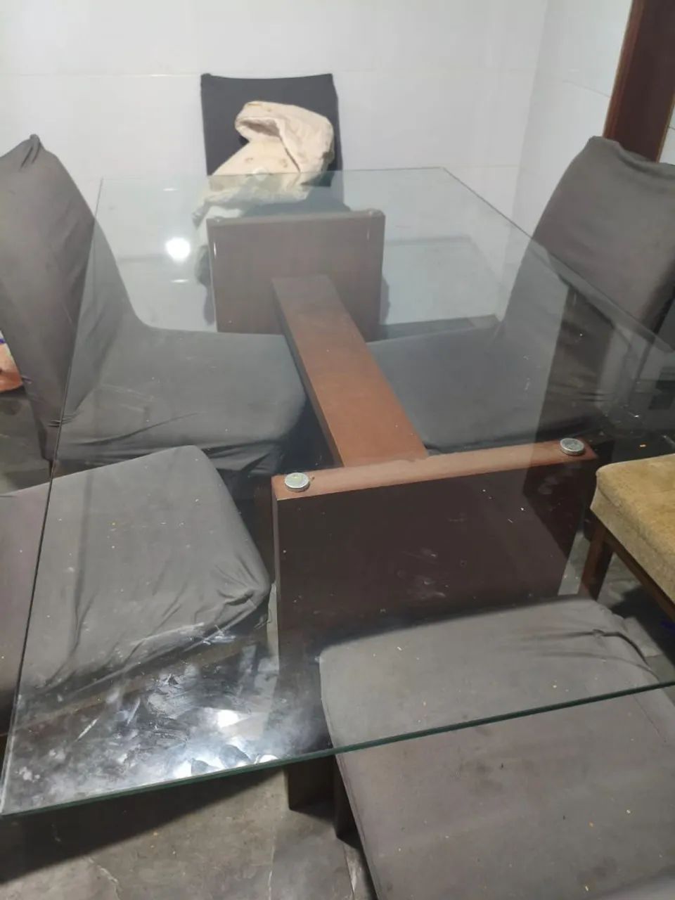 Vende-se mesa